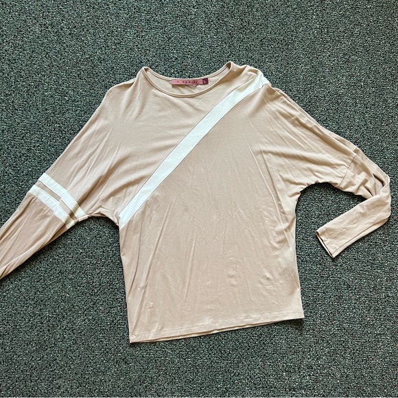 Tan & White Stripe Bag Wing Statement Sleeve Long-Sleeve Modest T-Shirt Top Sz S - Picture 2 of 16